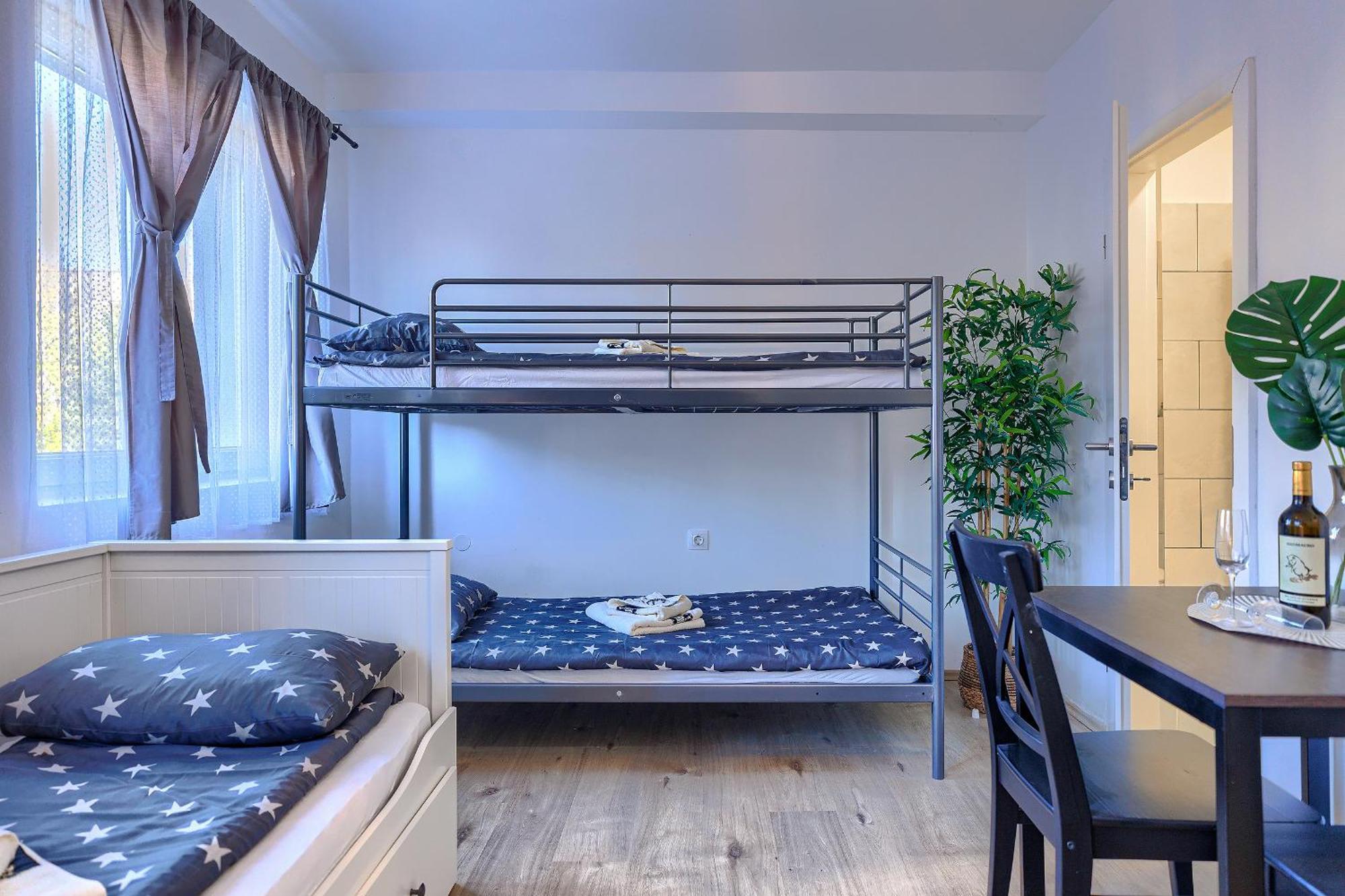 Monte Zaro Hostel Pula Exterior photo